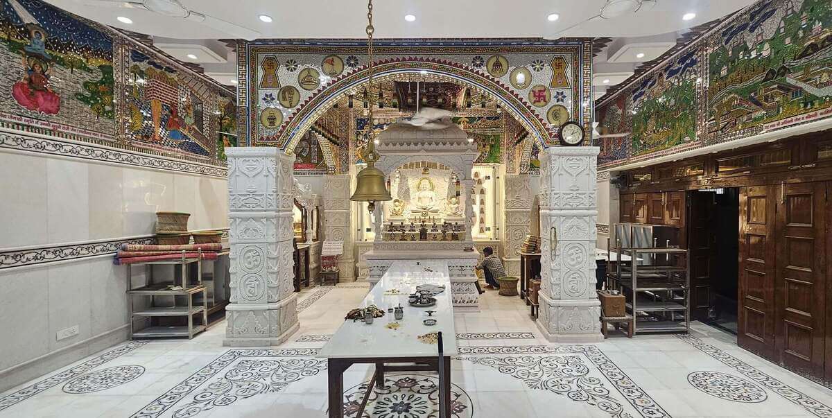 Parshvnath Bhagwan Marble Moorti - Digamber Jain Mandir Delhi with Tirthankar Murti