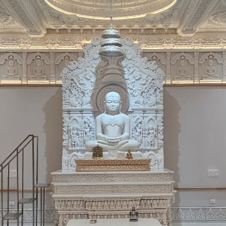 Marble Vedi Platform - Sacred Altar Base for Jain Bhagwan Moorti with Traditional Geometric Patterns