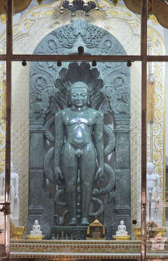 Green Marble Vedi Platform Udaipur - Jain Temple Altar for Bhagwan Moorti Installation